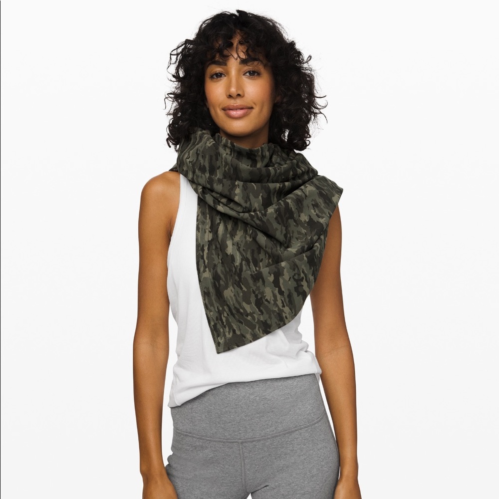 NWT Lululemon Camo Vinyasa Scarf